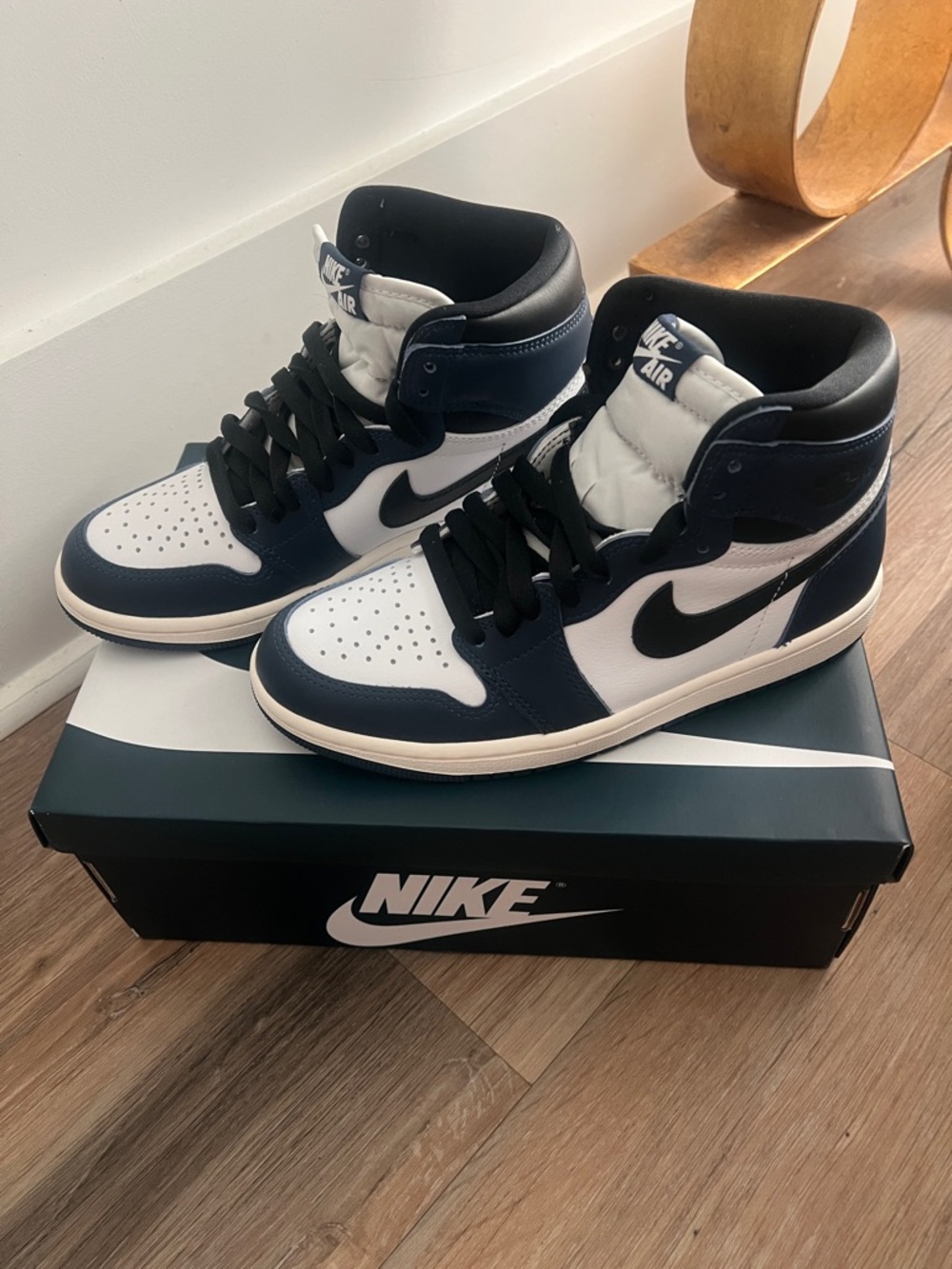 Nike Air Jordan 1 Retro High OG Men's Sneakers - White & Navy SIZE 5.5